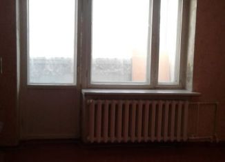 Продажа 2-ком. квартиры, 50 м2, Новозыбков, улица Рос, 16