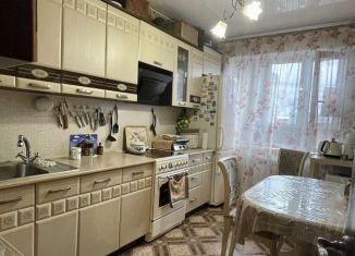 Продам 3-ком. квартиру, 70 м2, Санкт-Петербург, Малая Карпатская улица, 15, муниципальный округ Александровский