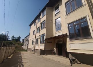 Продажа трехкомнатной квартиры, 90 м2, Нальчик, улица Братьев Пшегусовых, 10