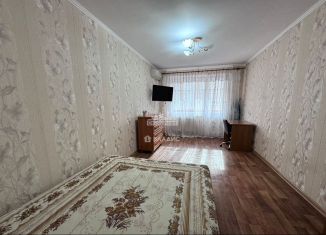 Сдам 1-ком. квартиру, 36 м2, Керчь, улица Генерала Петрова, 20