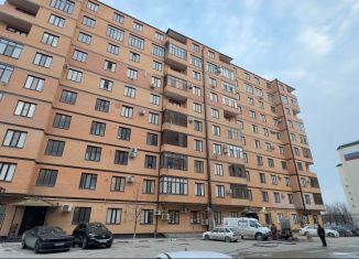 Продается 3-комнатная квартира, 101 м2, Грозный, улица А.А. Айдамирова, 135к3, микрорайон Ипподромный