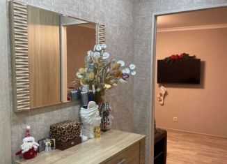 Продажа трехкомнатной квартиры, 61 м2, Новочеркасск, улица Свободы, 1А