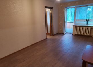 Сдаю 2-ком. квартиру, 54 м2, Волгоград, Казахская улица, 23