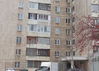 Продается 2-комнатная квартира, 48.2 м2, Екатеринбург, улица Победы, 34, метро Проспект Космонавтов