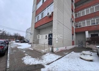 Продам 3-ком. квартиру, 102 м2, Балаково, улица Академика Жук, 10