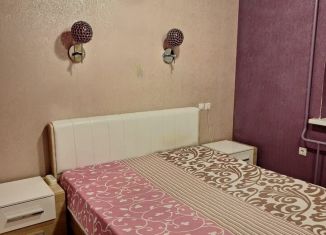 Сдается двухкомнатная квартира, 70 м2, Оренбург, Липовая улица, 20