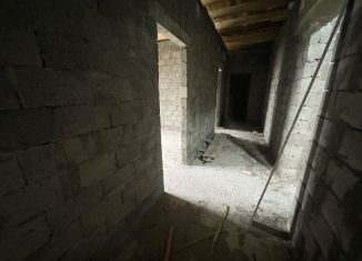 Продам квартиру со свободной планировкой, 70 м2, посёлок городского типа Семендер, Кумухская улица, 38