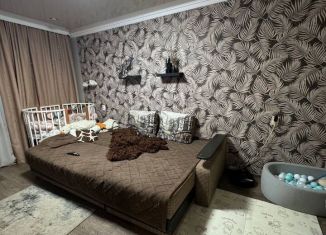 Продам 2-ком. квартиру, 49 м2, Армавир, улица Ефремова, 111