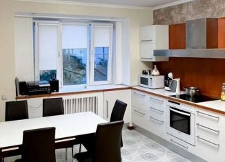 Сдам 3-ком. квартиру, 93 м2, Москва, улица Шверника, 5