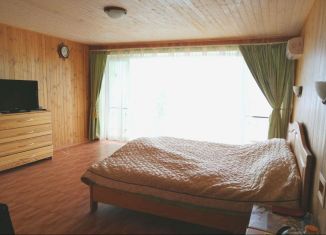 Сдача в аренду дома, 300 м2, Ялта, Карпатский переулок, 17