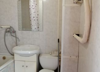 Сдам в аренду 1-комнатную квартиру, 32 м2, Кунгур, Полетаевская улица, 2В