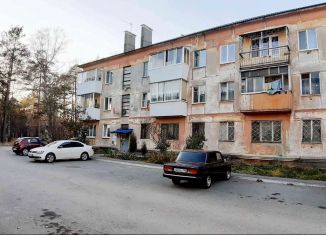 Продам трехкомнатную квартиру, 53.4 м2, Среднеуральск, Уральская улица, 11