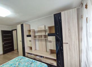 Сдается 2-ком. квартира, 46 м2, Феодосия, улица Гарнаева, 75