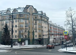 Продаю торговую площадь, 435 м2, Пермь, Комсомольский проспект, 8