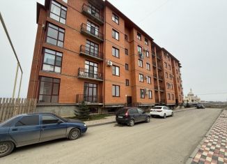 Продаю 2-комнатную квартиру, 82 м2, Кизляр, улица Гамидова, 40