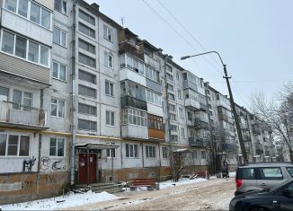 Продам 2-ком. квартиру, 44 м2, Ленинградская область, Институтская улица, 11