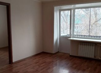 3-комнатная квартира на продажу, 48 м2, Балаково, улица Титова, 27