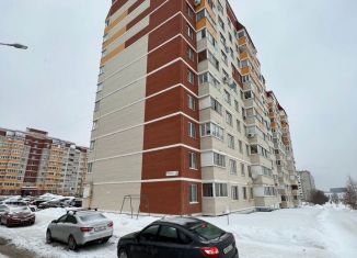 Продаю 2-ком. квартиру, 57 м2, Ижевск, улица Архитектора П.П. Берша, 3к1, Устиновский район