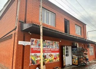 Продается торговая площадь, 220 м2, Урус-Мартан, улица имени Ахмат-Хаджи Кадырова, 96