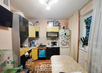 Продажа 3-комнатной квартиры, 84.8 м2, Курск, проспект Вячеслава Клыкова, 37