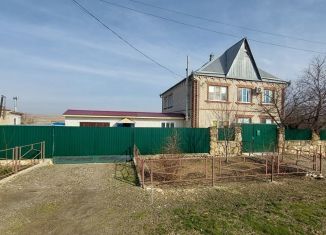 Продажа дома, 220 м2, станица Новомарьевская, улица 70 лет Октября
