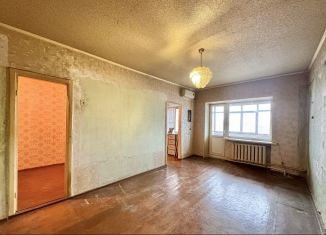 Продается двухкомнатная квартира, 42 м2, Волгоградская область, улица 7-й Гвардейской, 16