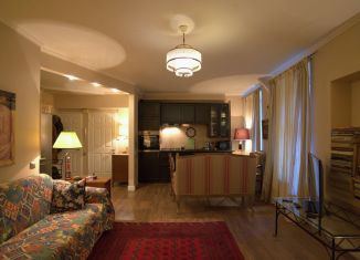 Продается 2-комнатная квартира, 65 м2, Санкт-Петербург, Миллионная улица, 23, метро Гостиный двор