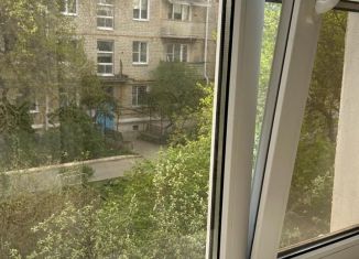 Сдается в аренду 2-комнатная квартира, 42 м2, Будённовск, 1-й микрорайон, 13