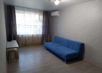 Двухкомнатная квартира в аренду, 42 м2, Азов, улица Мира, 33