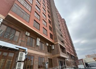 Продается многокомнатная квартира, 72 м2, Грозный, проспект Ахмат-Хаджи Абдулхамидовича Кадырова, 207, микрорайон Ленгородок