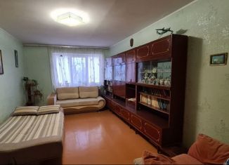 3-комнатная квартира на продажу, 63 м2, посёлок городского типа Мирный, Школьная улица, 5