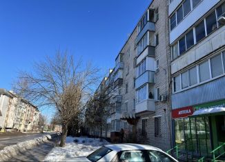Продается 1-комнатная квартира, 32.7 м2, Кимры, улица Орджоникидзе, 34