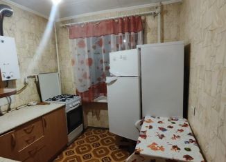 Сдается в аренду однокомнатная квартира, 30 м2, Азов, Крымская улица, 22