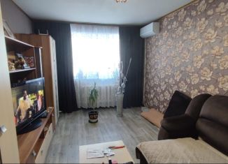 Продается двухкомнатная квартира, 49.7 м2, Кемеровская область, улица Артёма, 18к1