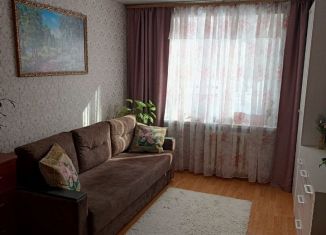Продается 3-комнатная квартира, 60 м2, Краснокамск, улица Орджоникидзе, 4Б