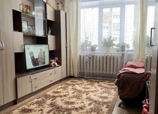 Продается трехкомнатная квартира, 52 м2, Чайковский, улица Декабристов