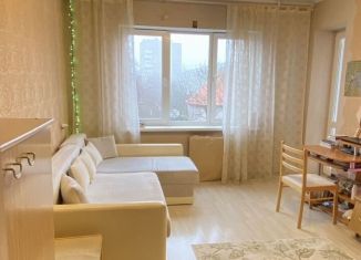 Продам 2-комнатную квартиру, 52 м2, Калининград, улица Горького, 141, Ленинградский район