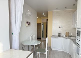 Продам 1-комнатную квартиру, 38 м2, Благовещенск, Высокая улица, 53