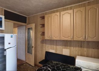 Продам 2-ком. квартиру, 49 м2, Серпухов, Октябрьская улица, 19Б