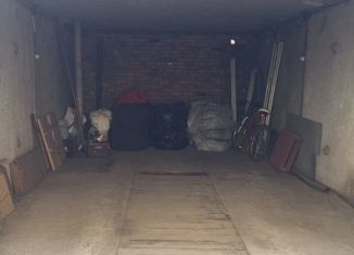 Продается гараж, 30 м2, посёлок городского типа Берёзовка, Береговая улица, 36