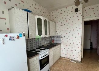 Сдаю в аренду 2-ком. квартиру, 54 м2, Сосновоборск, Солнечная улица, 11