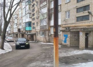 Сдается трехкомнатная квартира, 65 м2, Шахты, улица Мечникова, 5