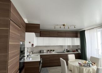 Продается трехкомнатная квартира, 95.6 м2, Казань, улица Павлюхина, ЖК Возрождение