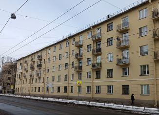 Продаю пятикомнатную квартиру, 53.4 м2, Санкт-Петербург, 21-я линия Васильевского острова, 16к7, муниципальный округ № 7