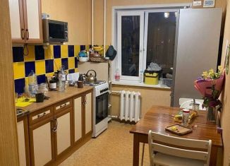 Продаю 1-ком. квартиру, 32 м2, Череповец, Юбилейная улица, 54