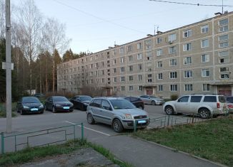 Продаю 2-комнатную квартиру, 36 м2, деревня Жучки, деревня Жучки, 8-8А