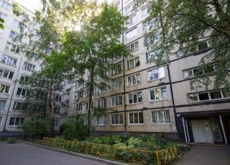 Продам многокомнатную квартиру, 62.1 м2, Санкт-Петербург, Пловдивская улица, 2, метро Проспект Славы