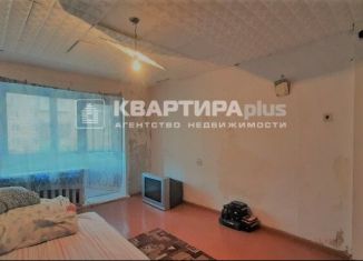 Продаю трехкомнатную квартиру, 60 м2, Невьянск, улица Матвеева, 30