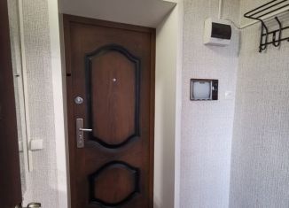 Сдам в аренду 3-комнатную квартиру, 40 м2, Белгородская область, Никольская улица, 36