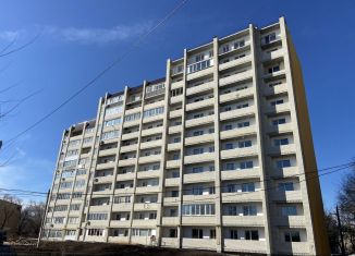 Продаю 2-комнатную квартиру, 65 м2, Балаково, улица Титова, 42